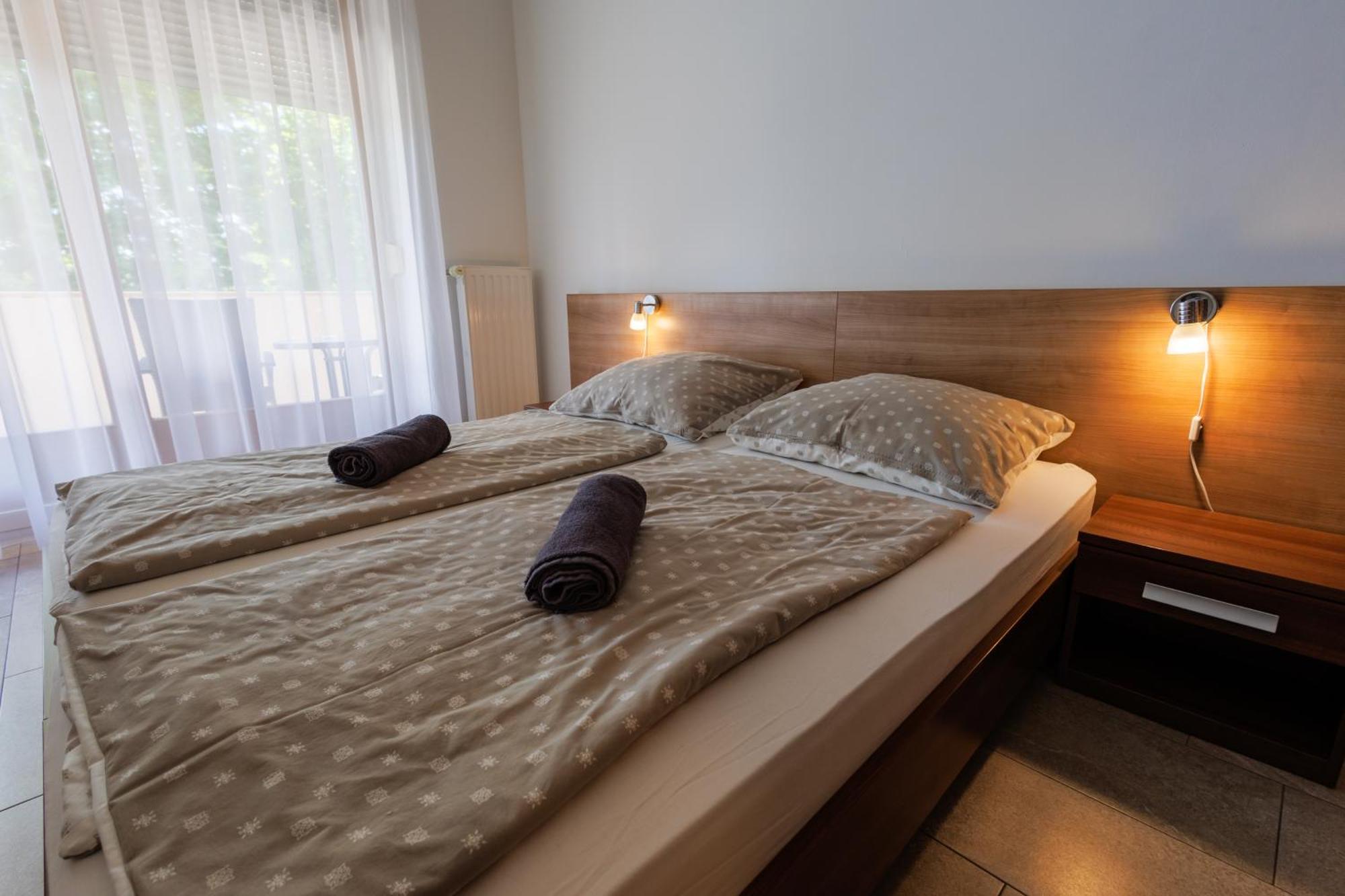 Jacht Apartmanok Balatonfured Luaran gambar
